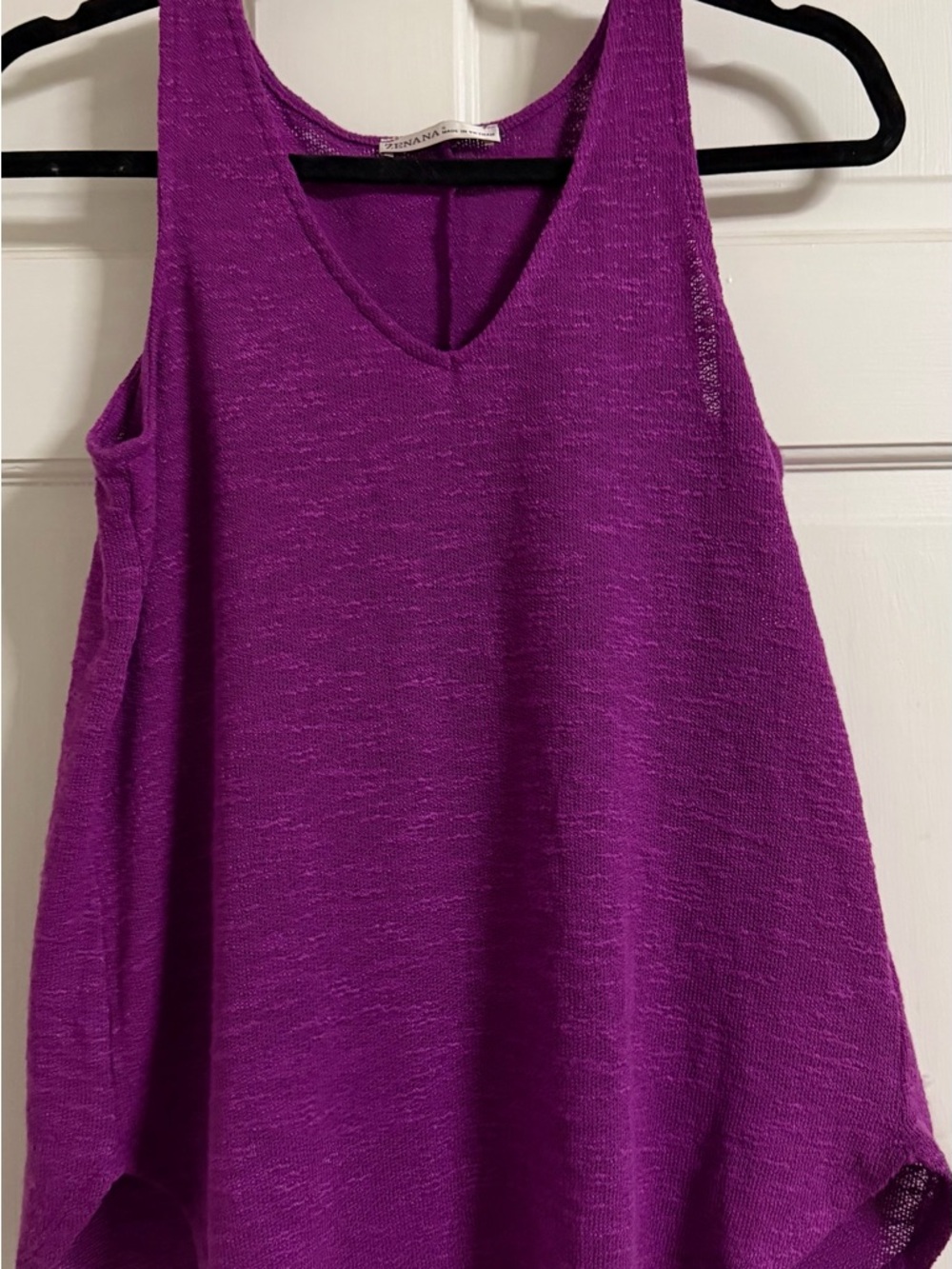 Zenana Outfitters Purple V-Neck Sleeveless Tank small
